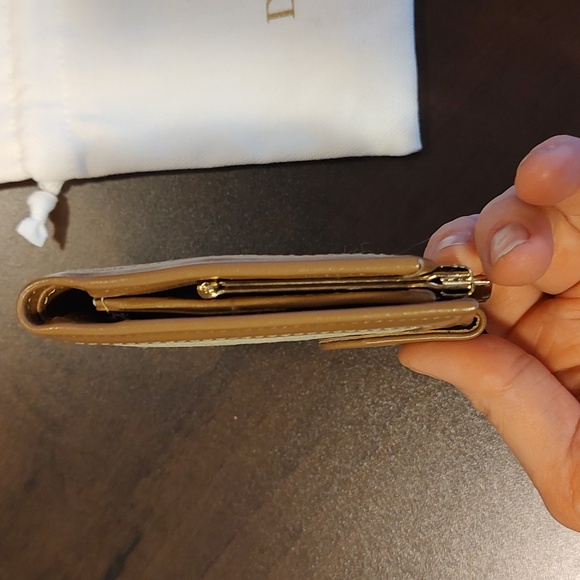 Christian Dior EUC+ Honeycomb Monogram Tan Leather Bifold Wallet (W79) - Picture 6 of 13